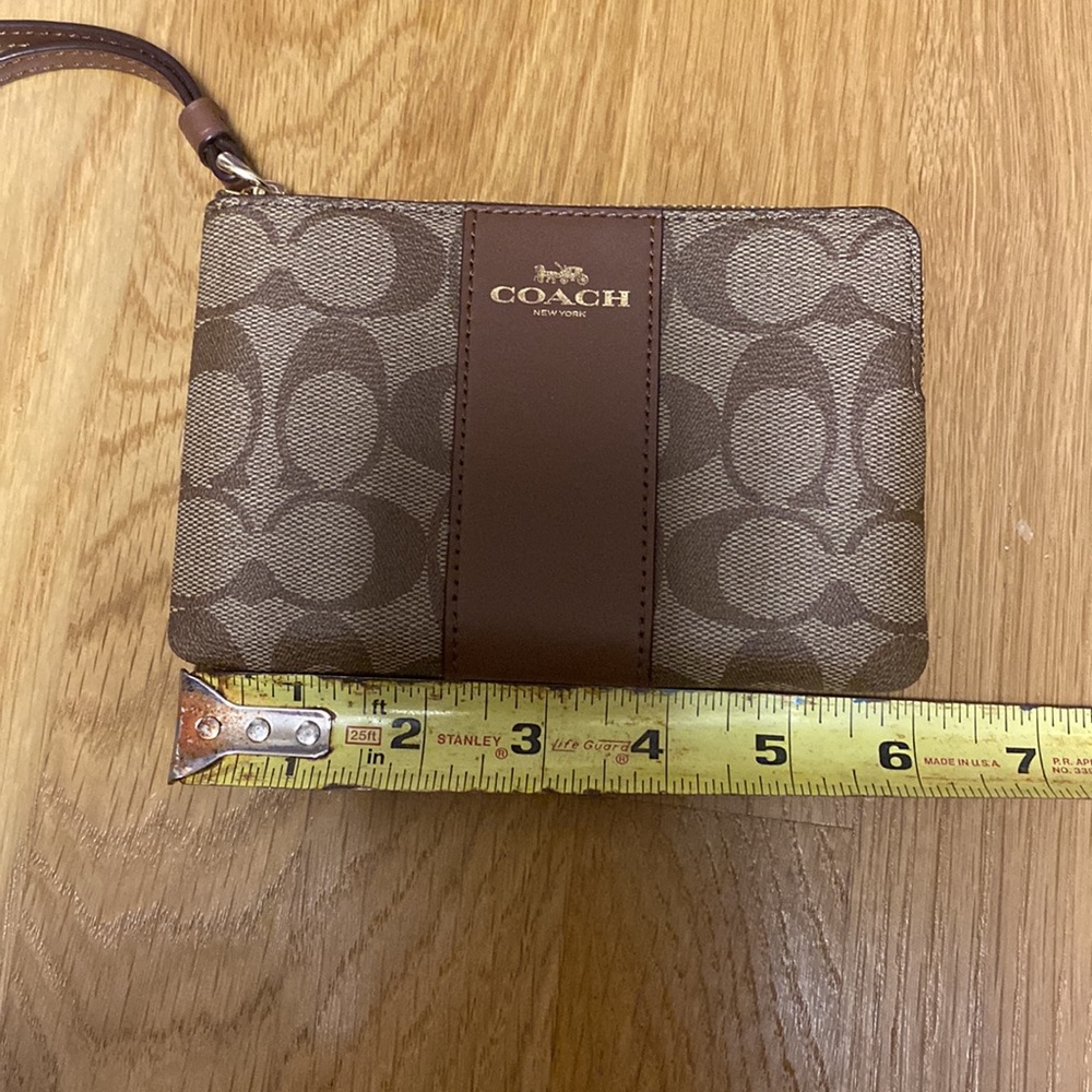 Coach wristlet - Picture 3 of 4
